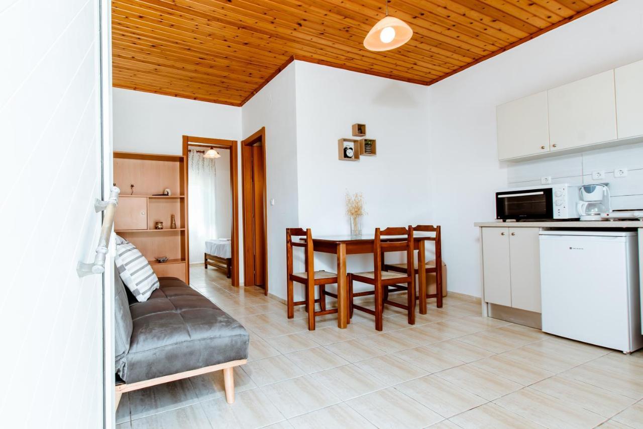 Koulouris Apartments & Studios Kalivai Exteriör bild