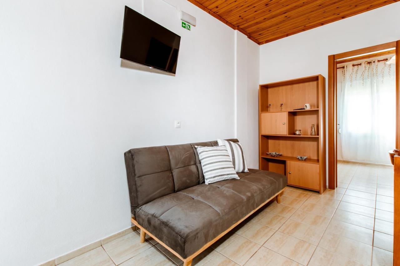 Koulouris Apartments & Studios Kalivai Exteriör bild