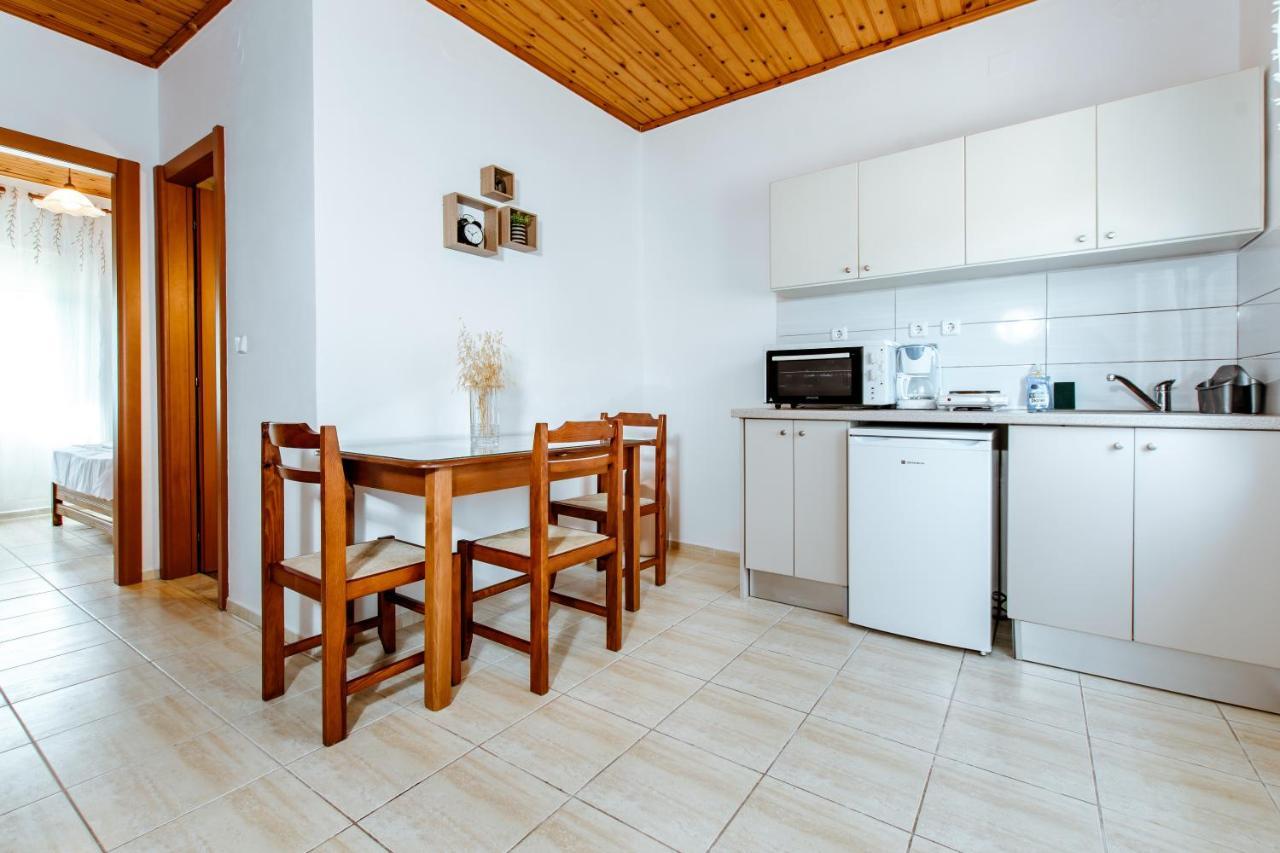 Koulouris Apartments & Studios Kalivai Exteriör bild