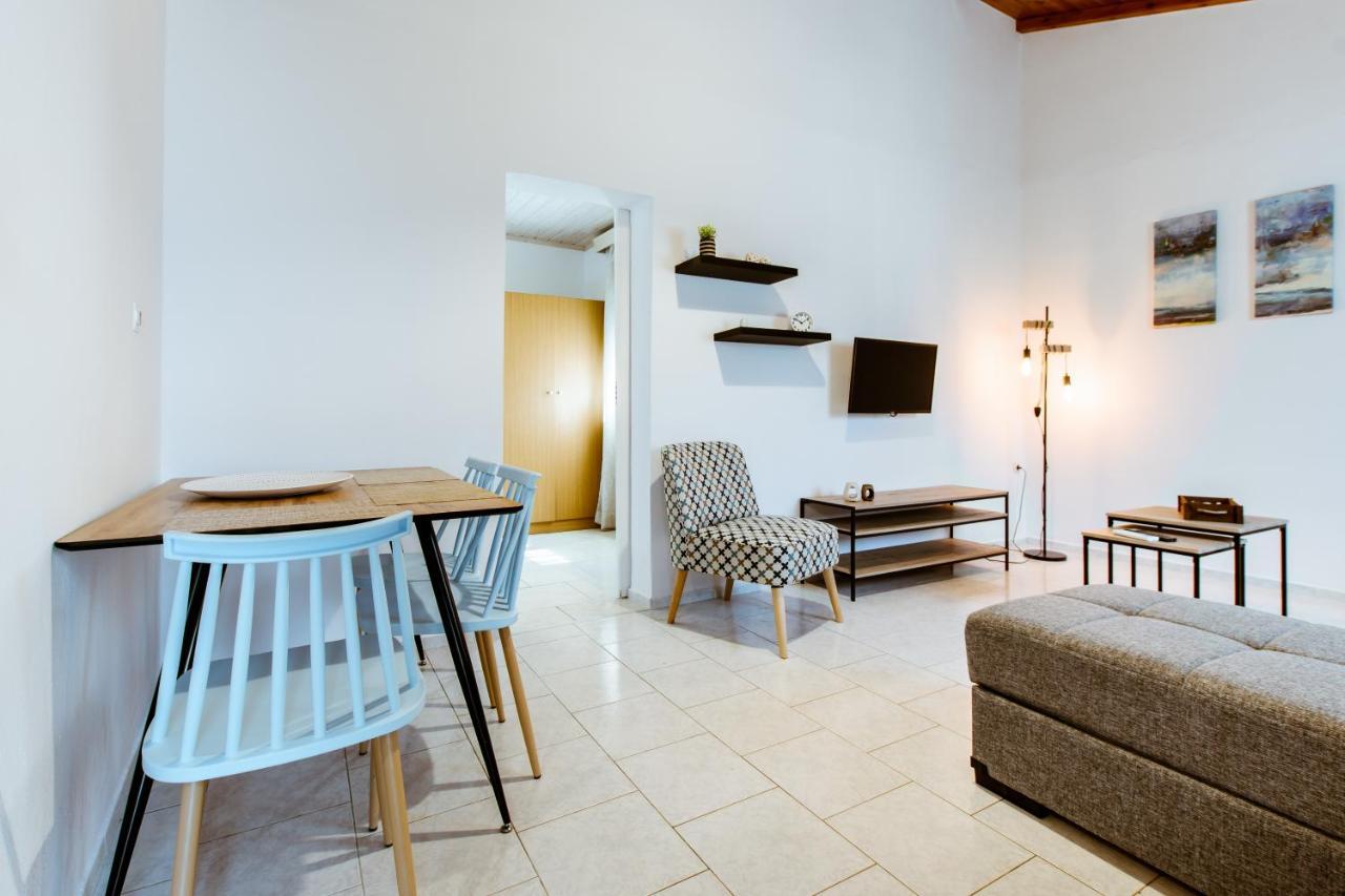 Koulouris Apartments & Studios Kalivai Exteriör bild