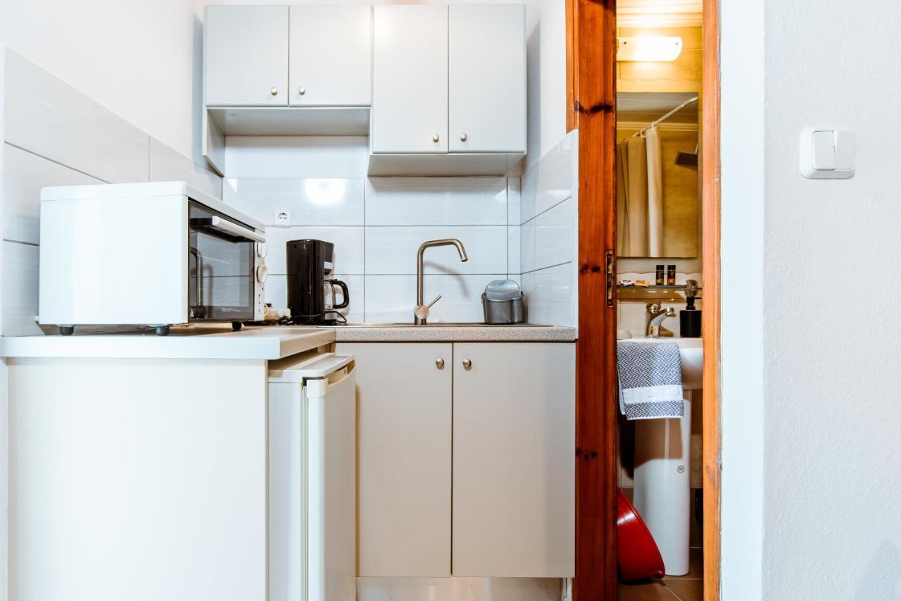 Koulouris Apartments & Studios Kalivai Exteriör bild