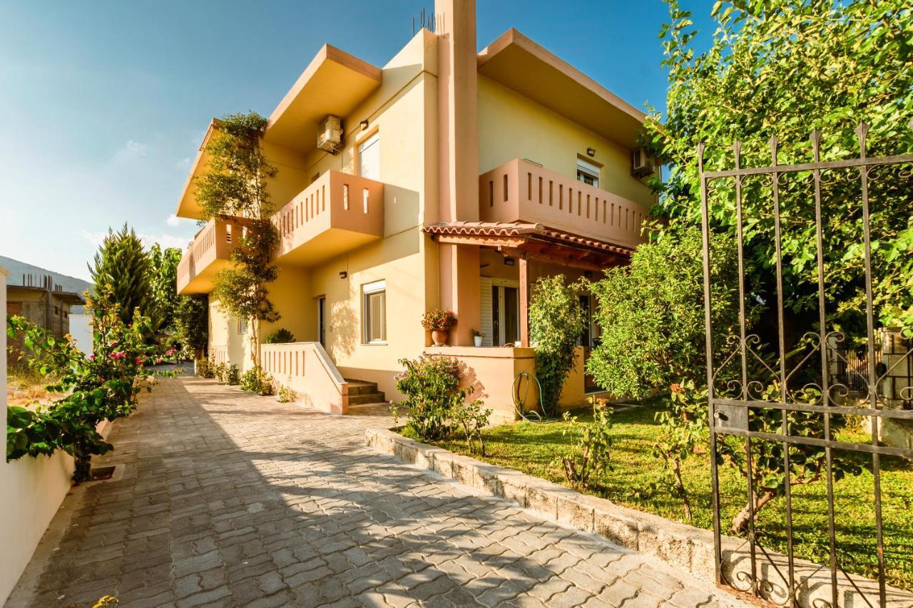 Koulouris Apartments & Studios Kalivai Exteriör bild